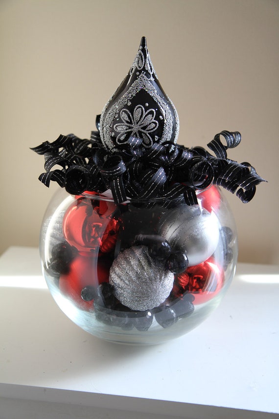Fun Christmas Centerpiece : Christmas centerpiece black red and silver by