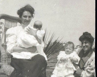 vintage photo Mothers and Babies