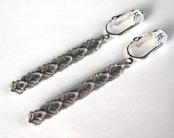 Silver Leaves Clip-on Earrings, Antiqued Silver Dangle Clipons, Oxidized Layered Leaves Clip Earrings, Lightweight Leaf Columns Silver