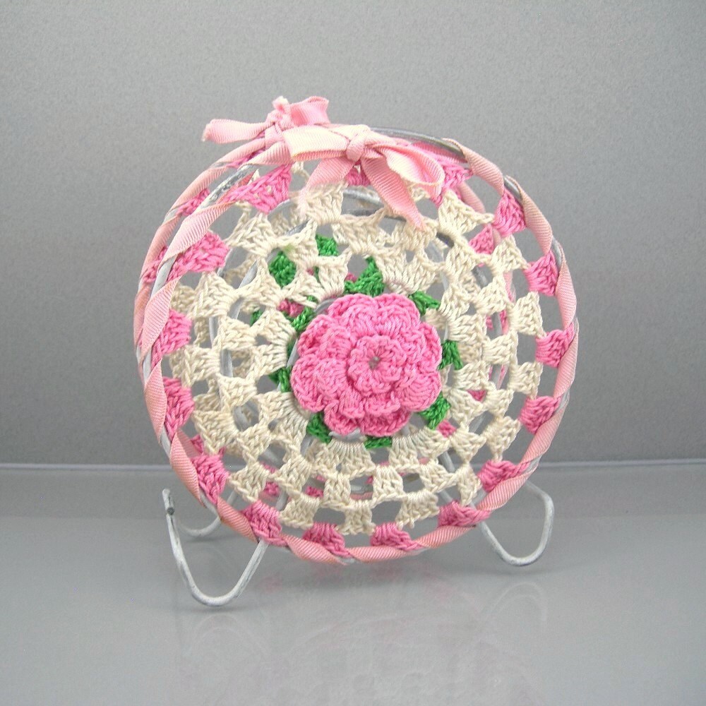 Vintage Crochet Napkin Holder Pink White by AtticDustAntiques
