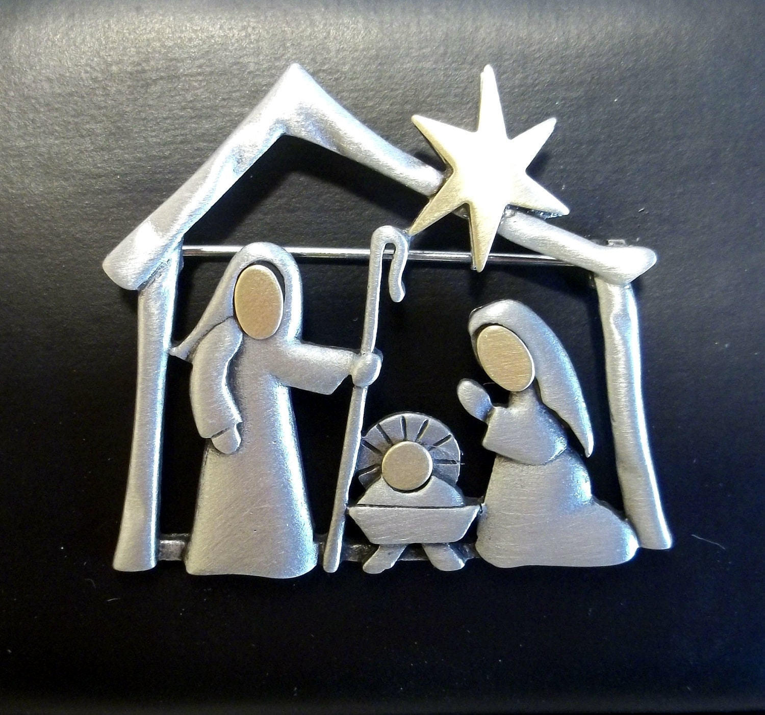 Nativity Manger Baby Jesus JJ pin Christmas brooch pewter