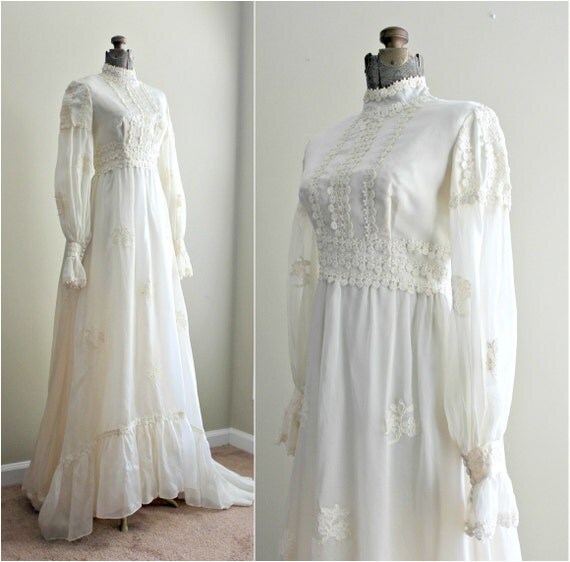 Vintage 1960s Dress / 60s Wedding Dress / Winter Wedding Gown