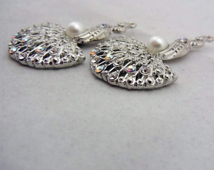 Set of Two Peacock Charms with Rhinestones and Faux Pearl Silver-tone