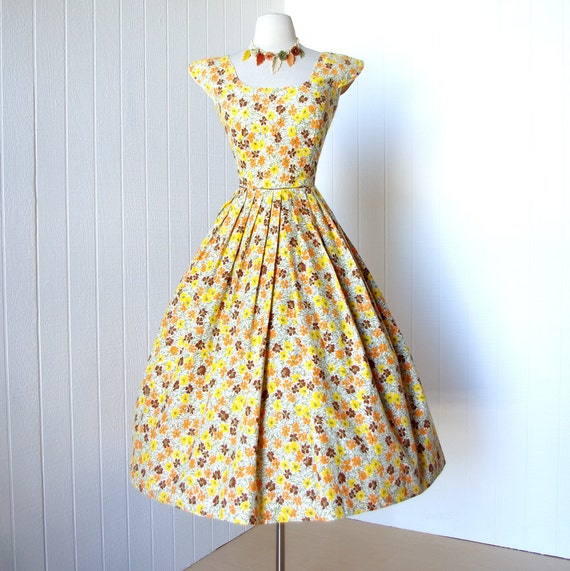 vintage 1950's dress ...fabulous CAROLYN SCHNURER cotton