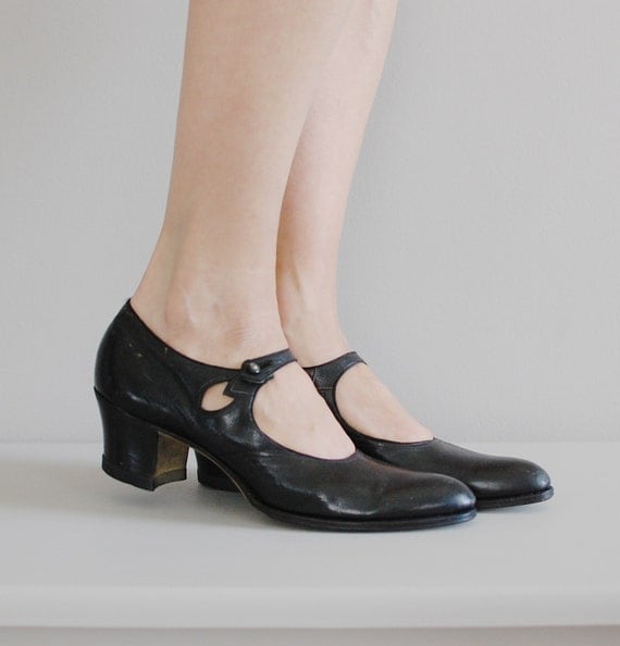 1920s shoes / 20s mary jane shoes / Walk Over janes