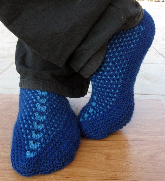 Knitting Pattern - Amazing Siberian Slippers - PDF pattern - Seamless Slipper...