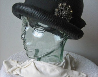 HAT Vintage Retro PILL BOX Era Jackie O Vogue Black Tall Tight Straw Gloves Big Brooch Hat Pin