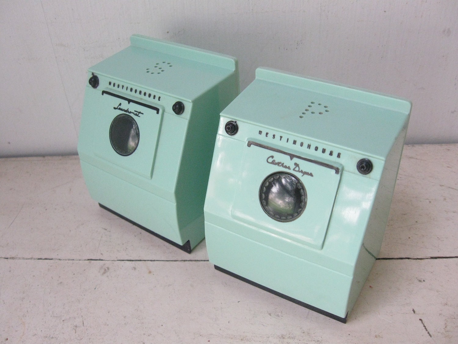 Retro Aqua Westinghouse Washer and Dryer S & P Shakers