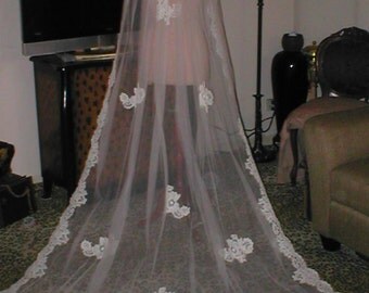Long Vintage IVORY Alencon Lace Mantilla Bridal Veil