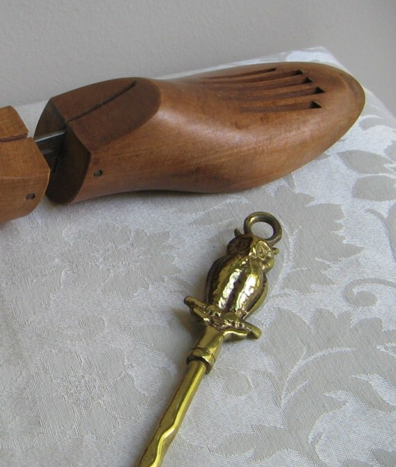 Vintage Owl Shoe Horn Brass Long Handle Metal Woodlands Bird