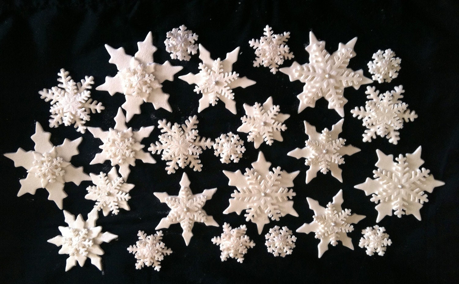 Cake Decorations Edible Snowflakes Assorted Sizes And Style