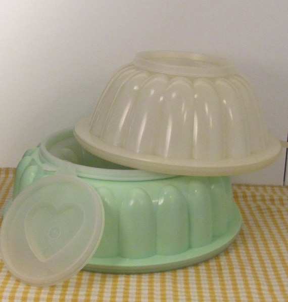 Tupperware jello mold set