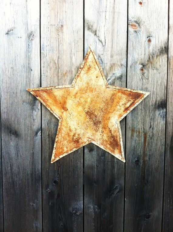 Items similar to Rustic Metal Star for Country Decorating on Etsy