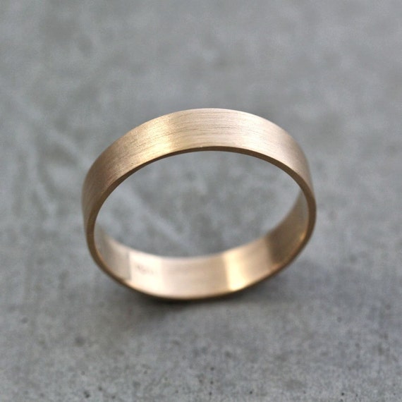 Brushed wedding ring