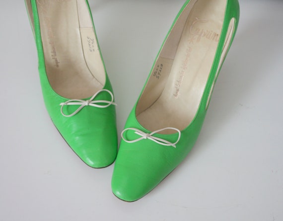 60s KELLY GREEN Caprini Heels.....size 7 by retroandme on Etsy
