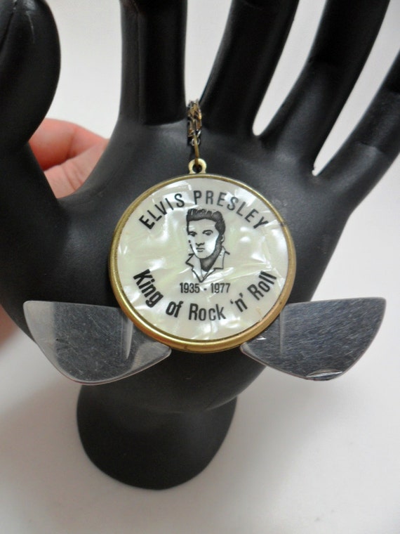 Vintage Round Knife Elvis Presley 1935-1977 Mother of Pearl