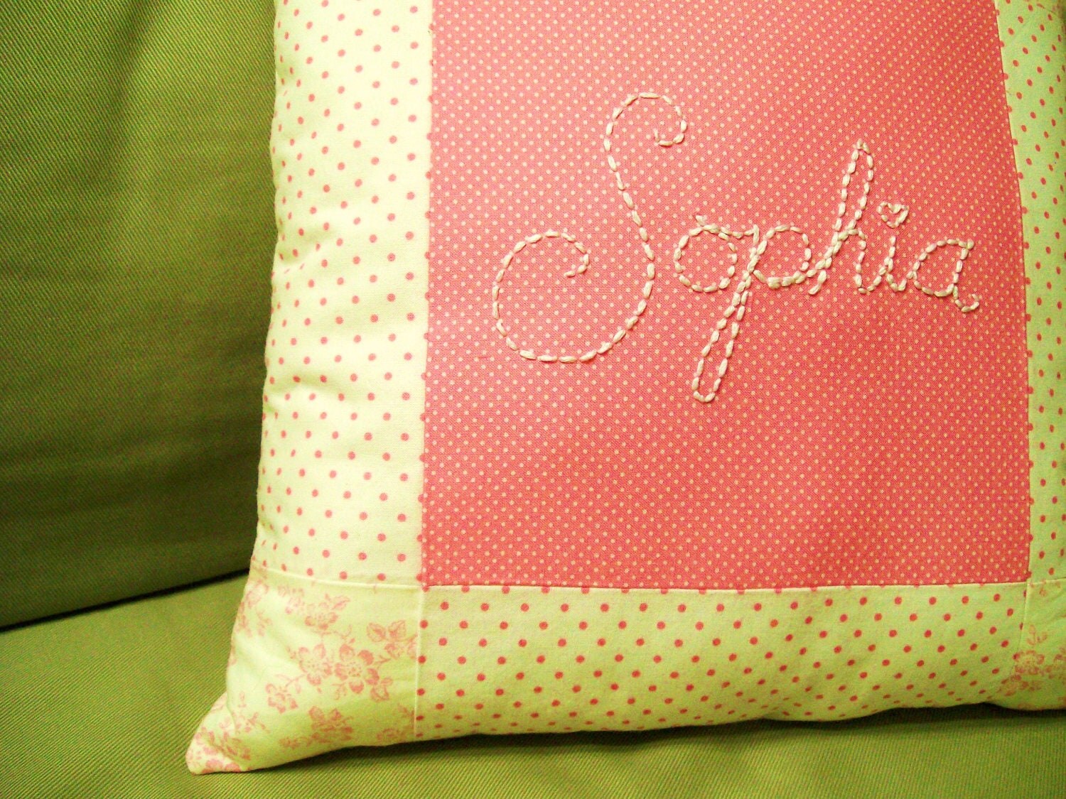 Embroidered name pillowEmbroidered baby by littlethingslittle1s