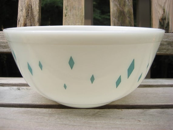 Vintage Pyrex Glass Turquoise Diamond Mixing Batter Bowl