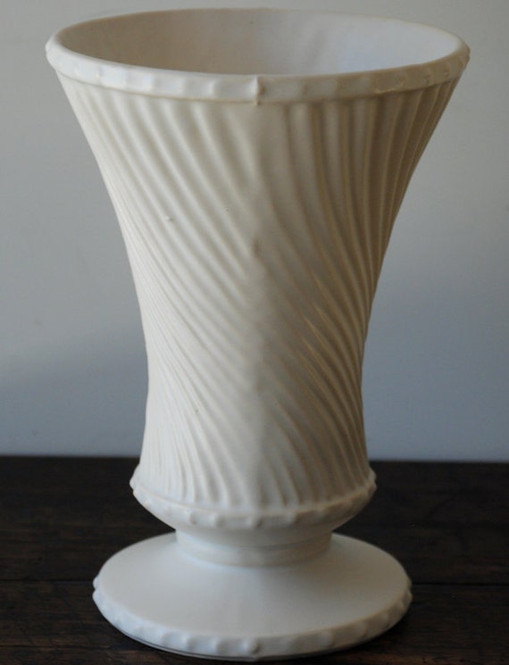 Vintage MCCOY Pottery White Swirl Design Vase/Planter