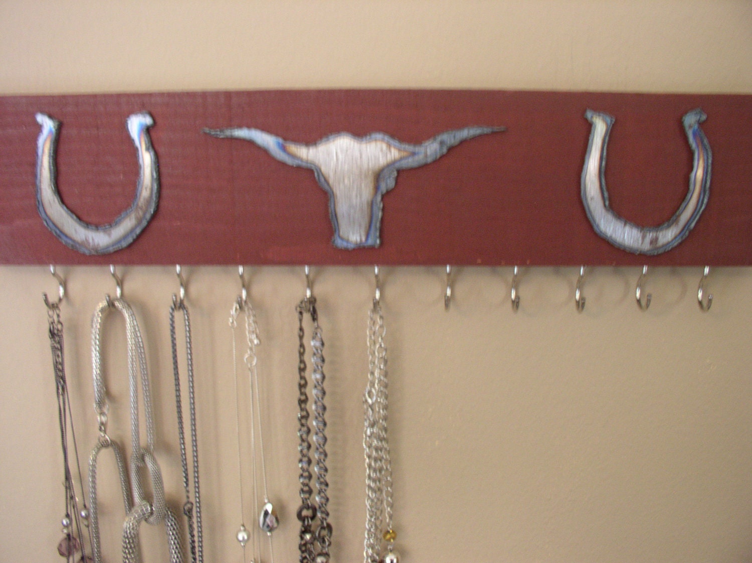 Western style jewelry/necklace organizer wall rack with 11