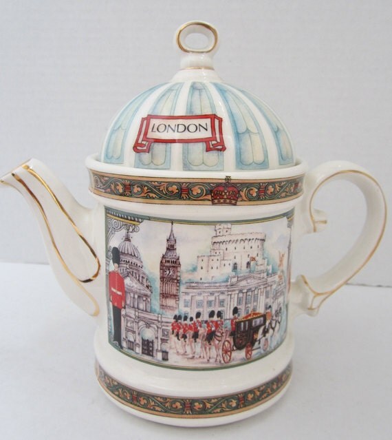 Vintage Sadler of England Teapot The Horse Guards 4661 From