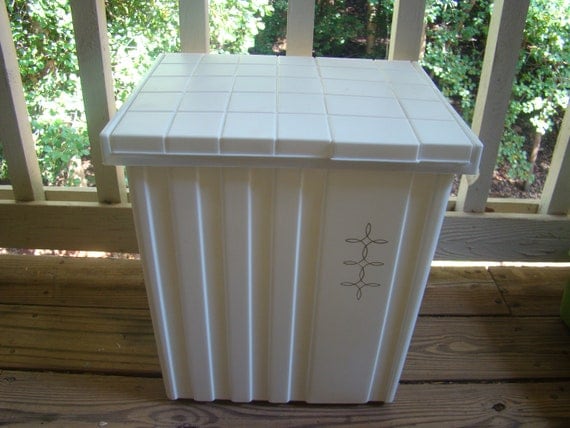 Vintage White Plastic Small Laundry Hamper