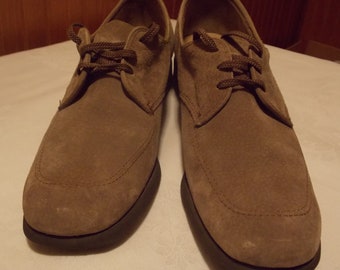 Womens Hush Puppies...like NEW, Light Tan Leather Size 8