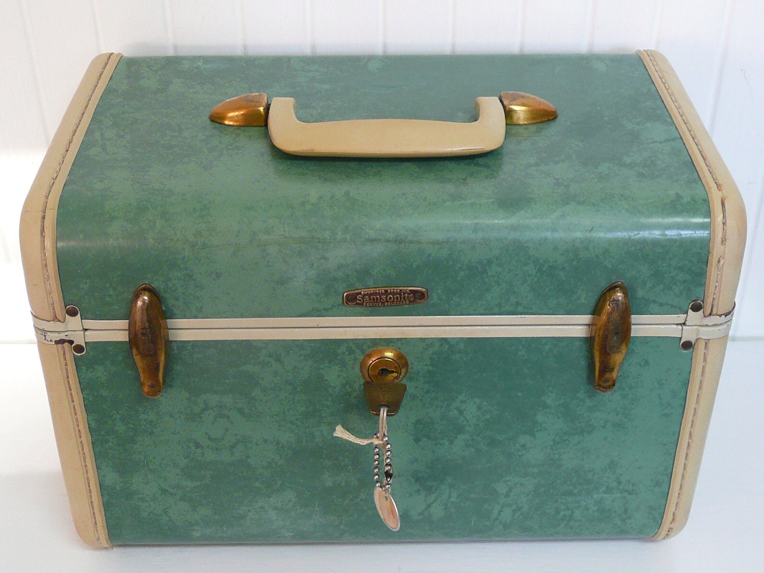 Vintage with KEY Samsonite Train Case Makeup Travel Suitcase