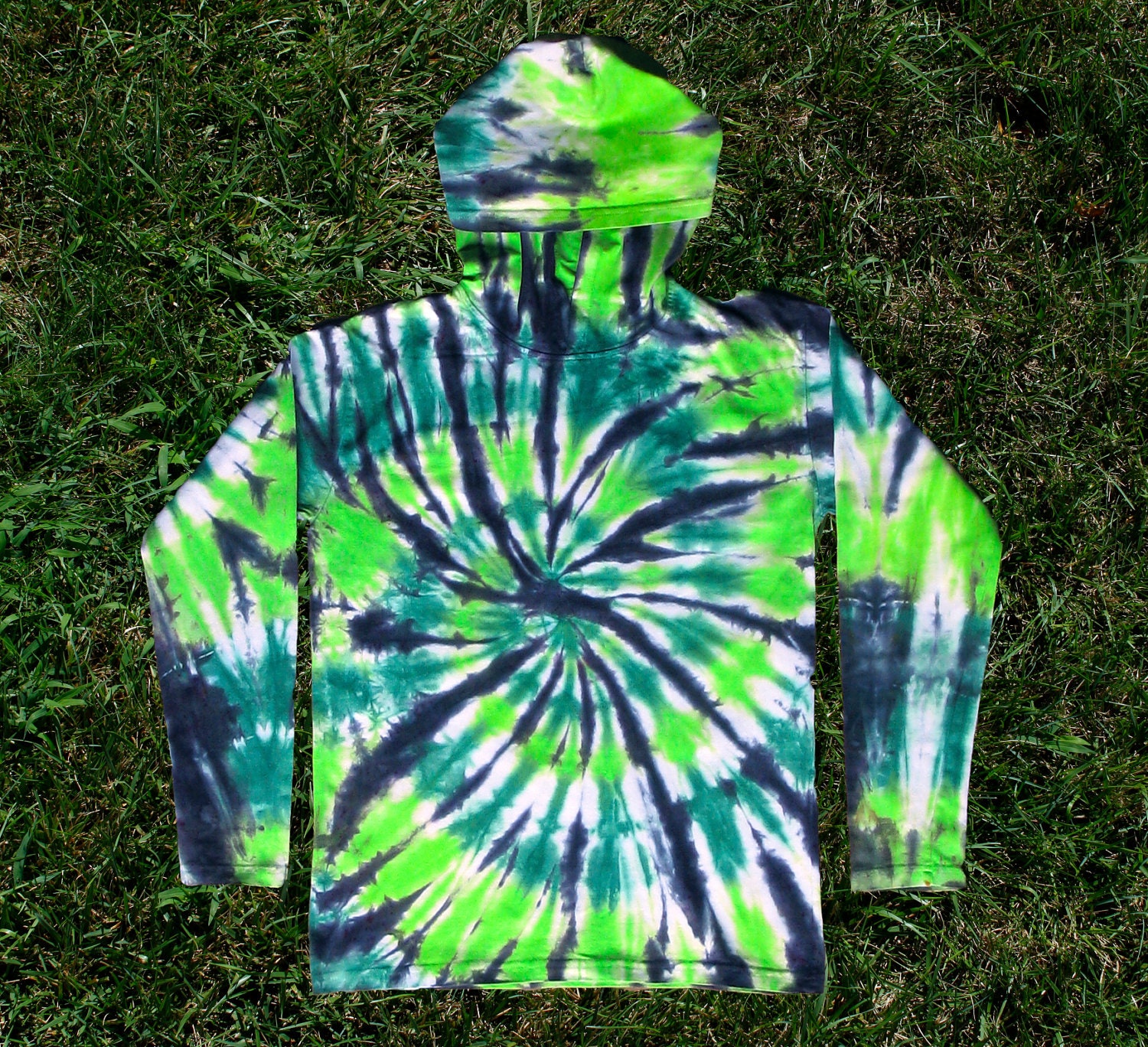 Green and Black Spiral Tiedye Hoodie by RainbowMoonTieDye on Etsy