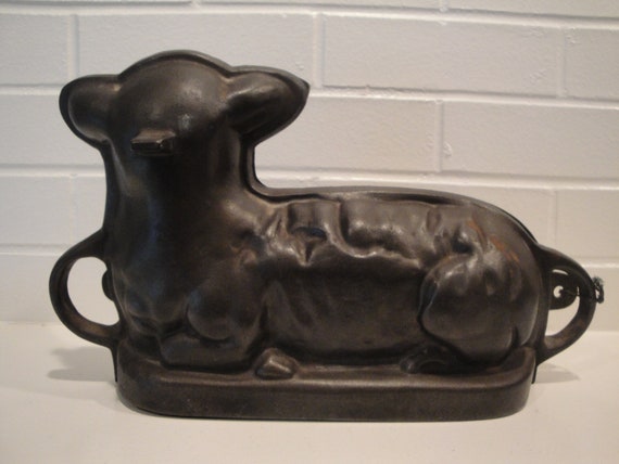 Griswold Vintage Cast Iron Lamb Baking Mold Cake Mold Food