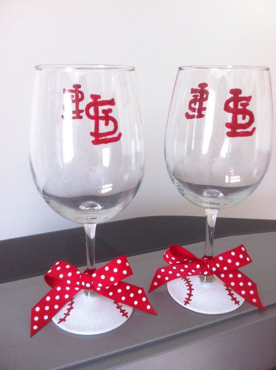 Items similar to St. Louis cardinals hand-painted wine glasses with bow (set of 2) on Etsy