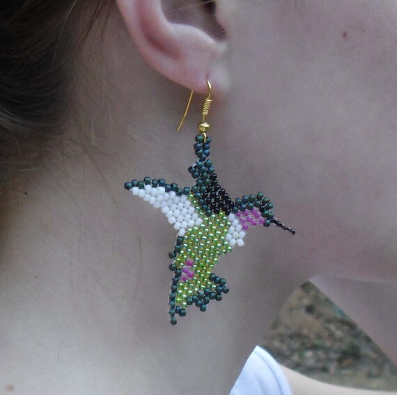 Etsy Bead Pattern | hummingbird beaded earrings by vikkisbluemoon on etsy Etsy Bead Pattern | hummingbird beaded earrings by vikkisbluemoon on etsy