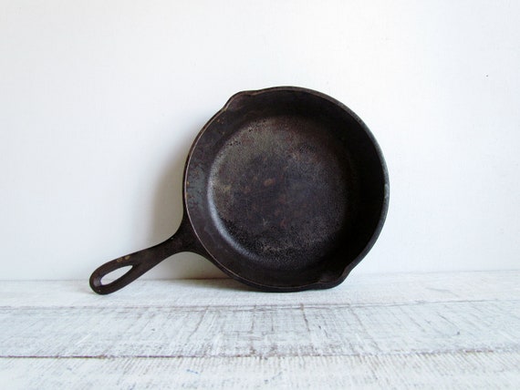 Vintage Lodge Cast Iron Skillet 5