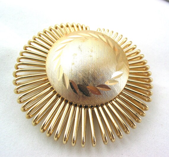 Vintage Gold Button Scarf Clip by NancysKnotsandLace on Etsy