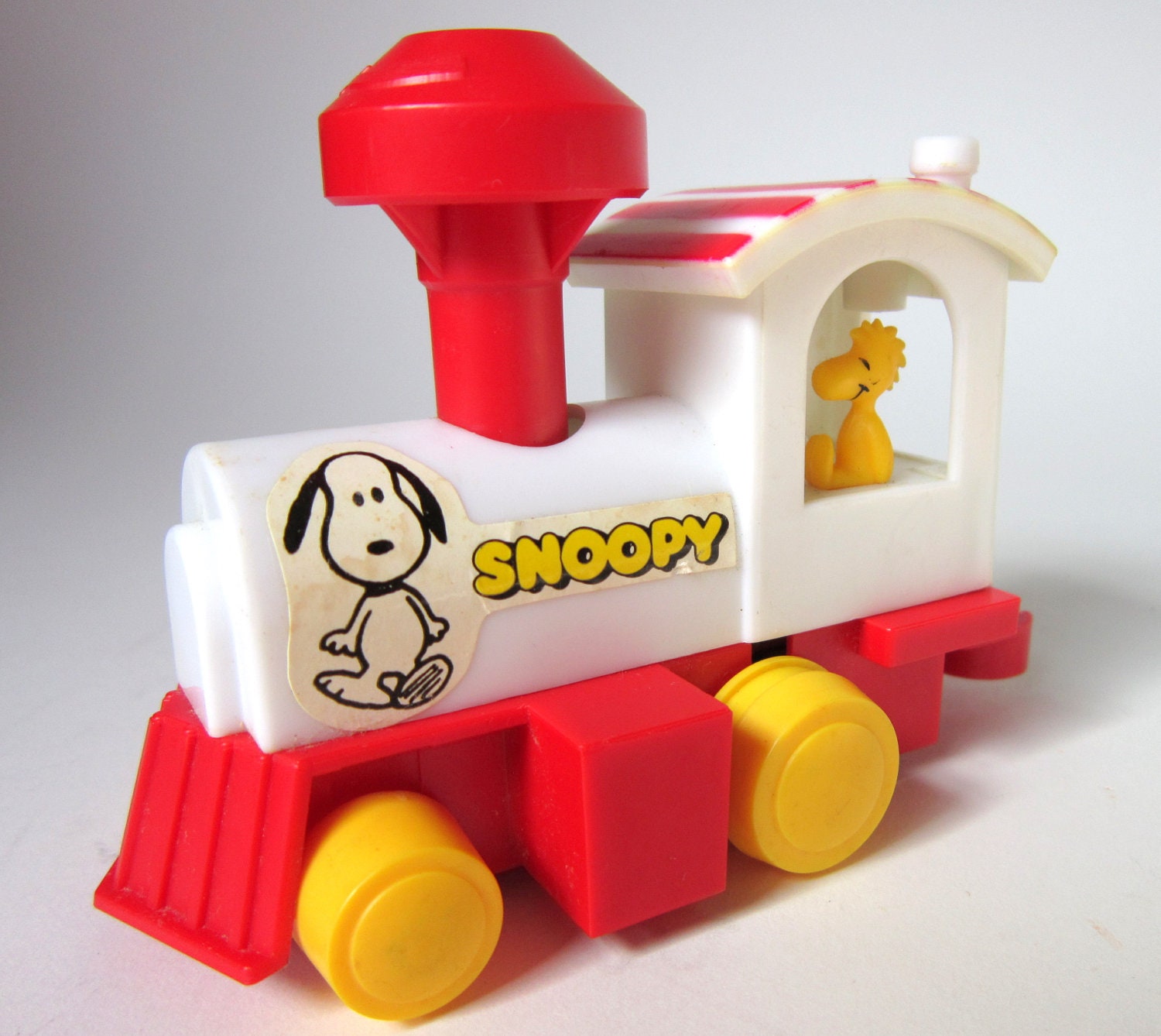 lionel snoopy train set