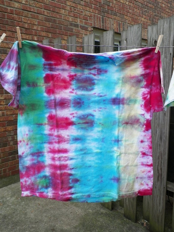 Tie Dye T-shirt Size XL Vertical stripes Rainbow 2:45am