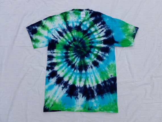 Blue Green and Dark Blue Spiral Tie Dye Size M