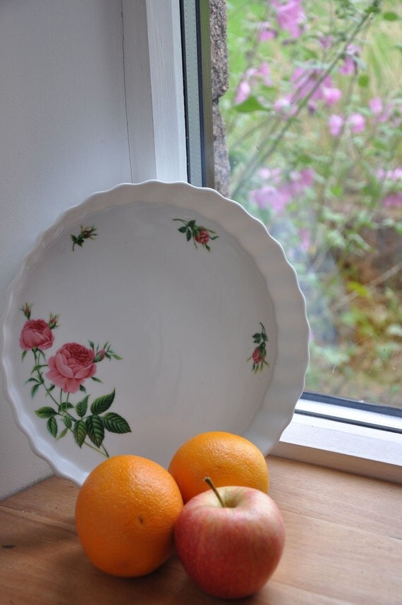 Pretty retro roses quiche/tart dish Christineholm
