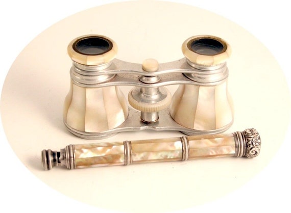 1880 Opera Glasses with Handle Mother of Pearl by PartnerAntiques