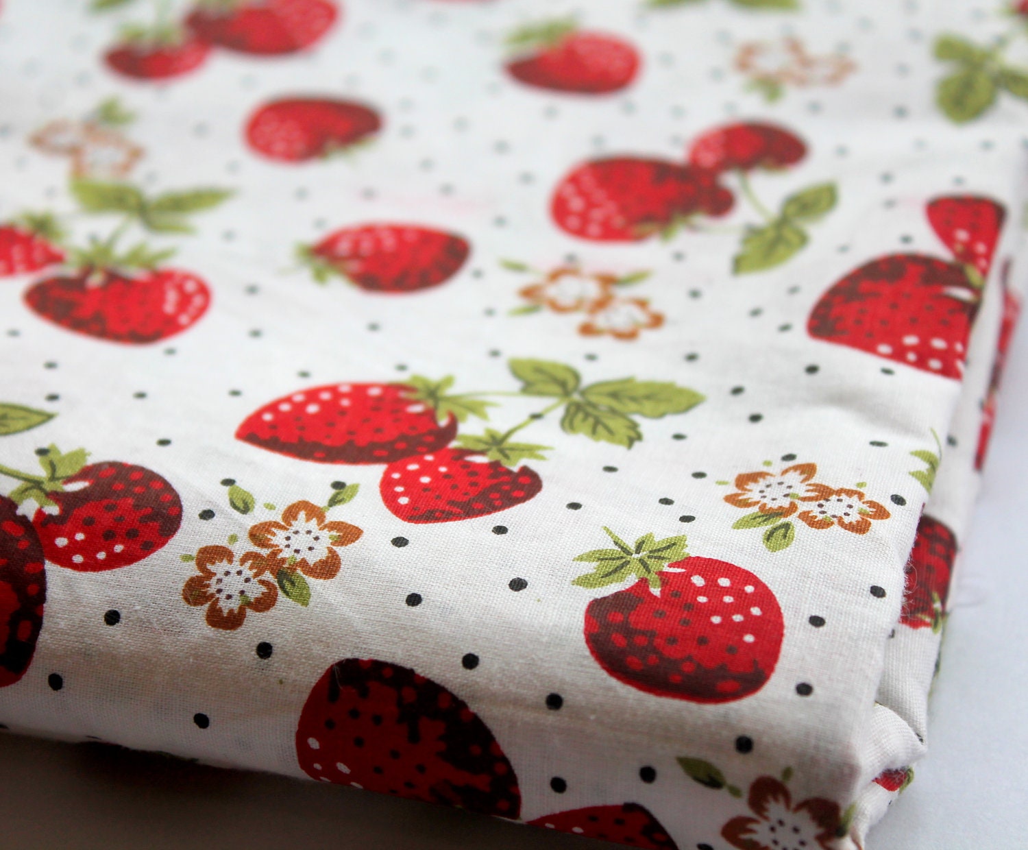 HALF YARD Strawberry cotton fabric by ChezviesSupplies on Etsy