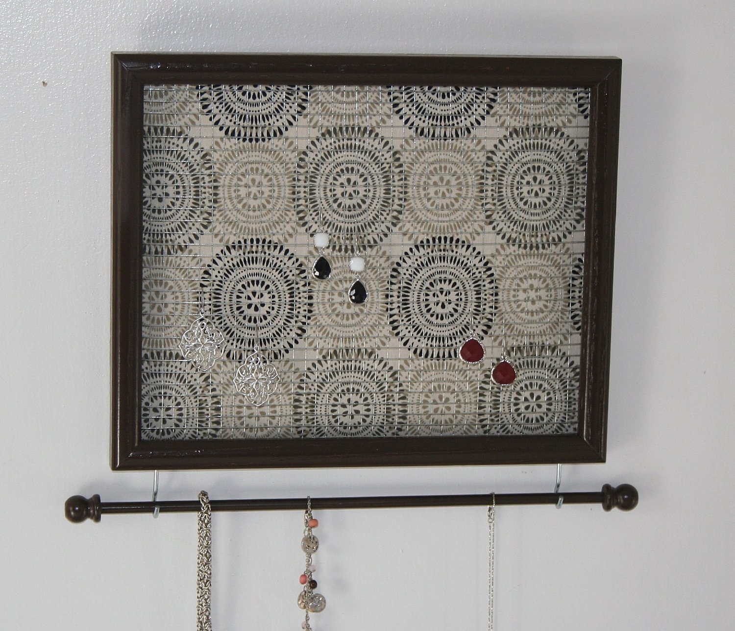 Hanging Jewelry Organizer Brown Frame Circles