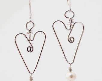 Heart earrings with freshwater pearls