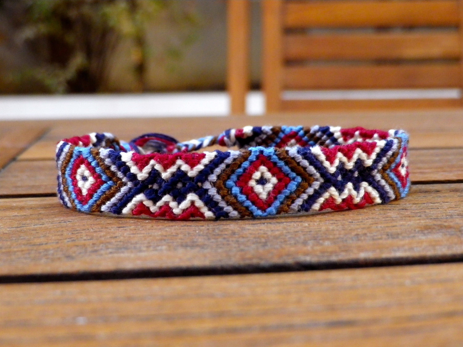 friendship-bracelet-aztec-triangle-pattern