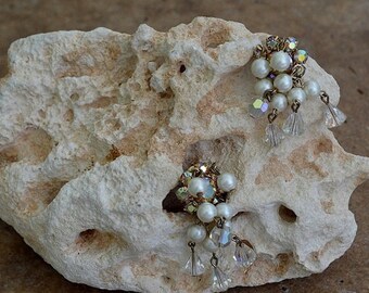 Vintage Floral Faux-Pearl Clip-on Earrings