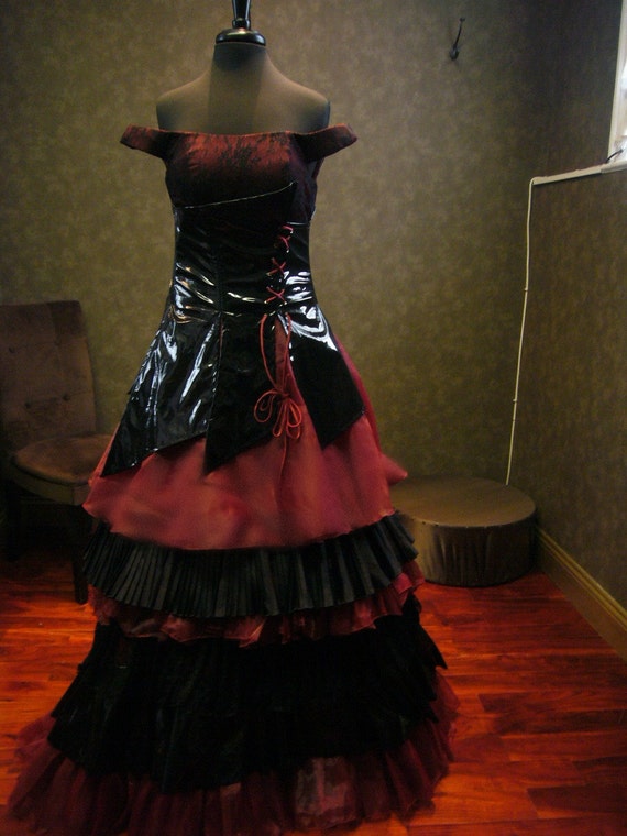 Black and Vampire Red Gothic Wedding Dress by WeddingDressFantasy