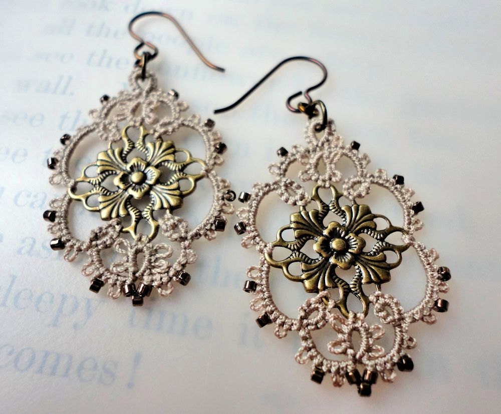 Filigree tatted earrings