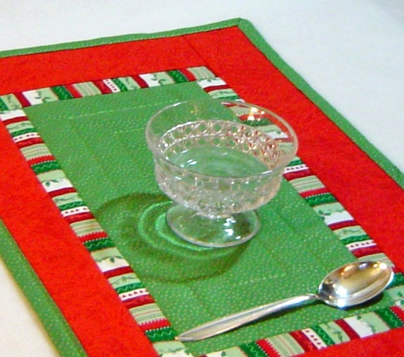 Quilted placemats Christmas placemats red and green mats