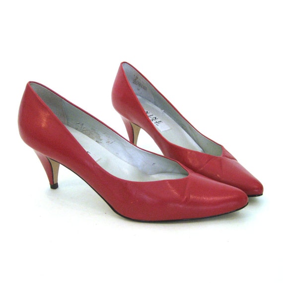 Items similar to vintage 90s Shoes / NINE WEST Lipstick Red Leather ...