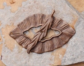 Trinity Brass Large Leaf and Feather Toggle Set - 1 Set Trinity Vintage Patina