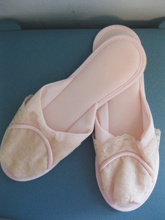 Vintage Bedroom Slippers PINK And LACE NOS Boudoir Glamour   Il 570xN.367705829 Hn8l 